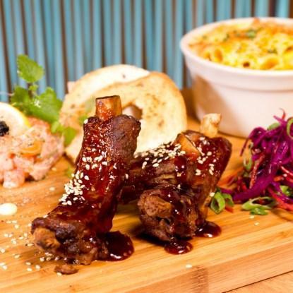 Le Mtl Resto + Bar - Restaurant Cuisine Pub Food Le Plateau-Mont-Royal, Montréal